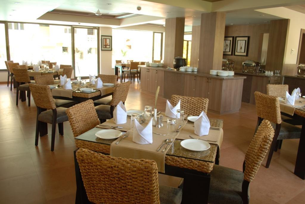 Sandalwood Hotel & Suites Santa Cruz Extérieur photo